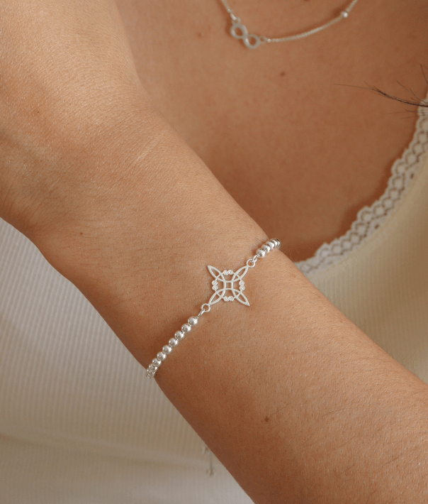 pulsera nudo de bruja de plata
