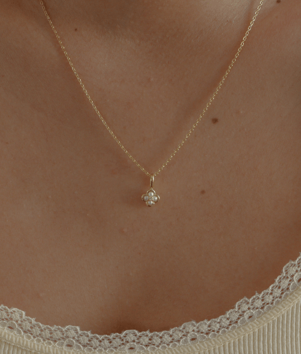 collar roseta de perlas dorado
